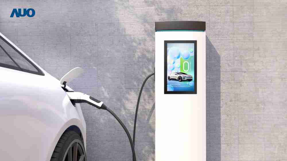 友達〝EVSE車用充電樁解決方案〞專為電動汽車充電樁設計，，，具有高亮度、、、克服戶外艱難環境的耐溫、、、耐紫外線等特性，，，並搭載散熱性及擴充性強的高效能工業電腦，，，，可實現人機互動訴求，，，如資訊顯示、、支付等應用